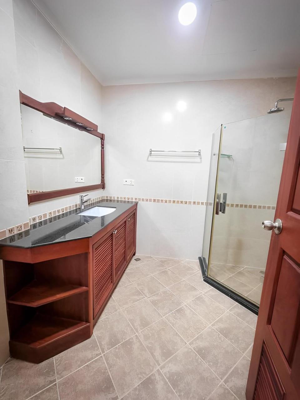 Hamptons Apartments Пном Пен Екстериор снимка