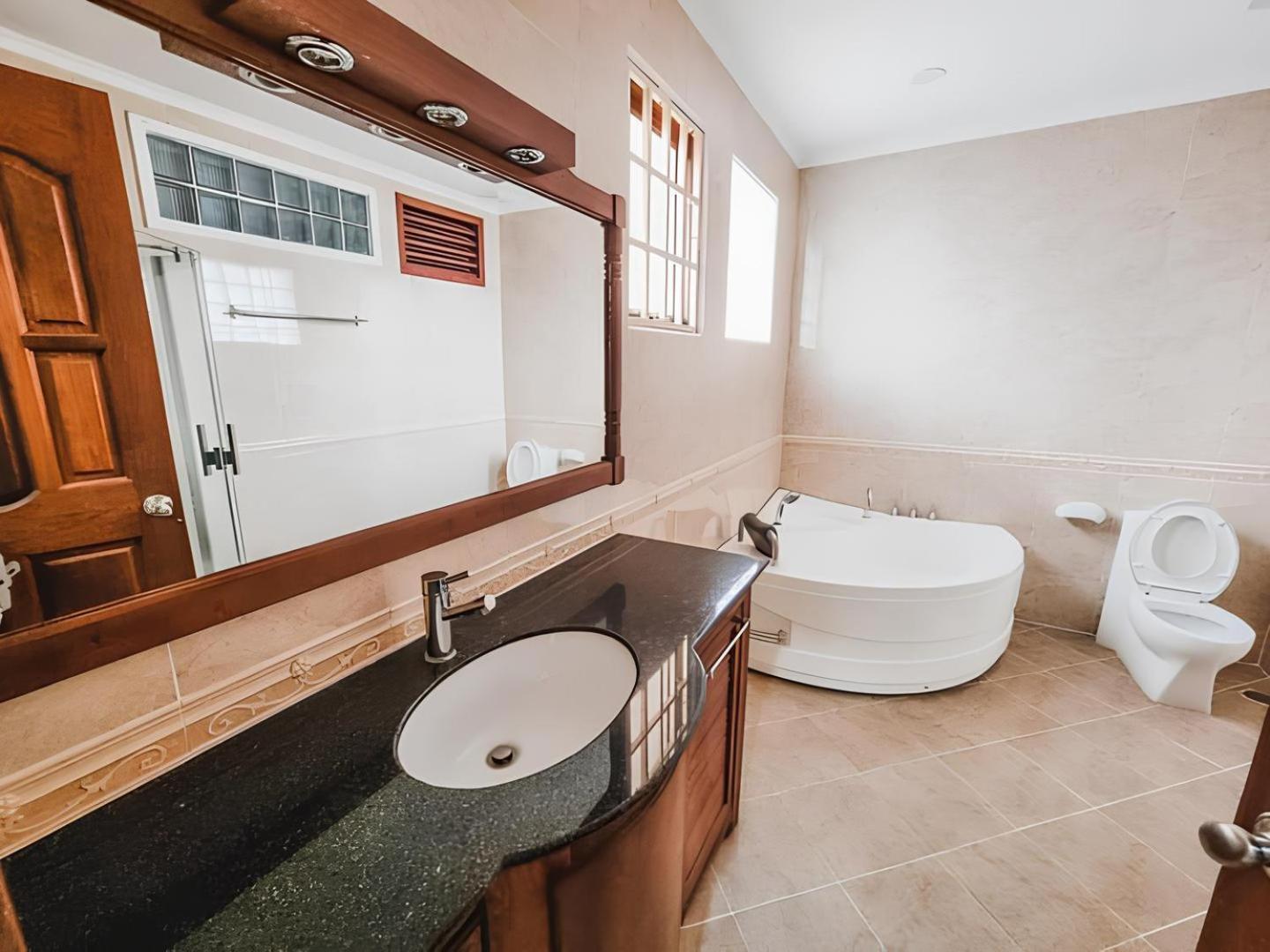 Hamptons Apartments Пном Пен Екстериор снимка